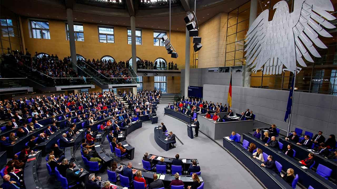 Anket: Almanya’da hangi parti yüzde kaç oy alıyor?